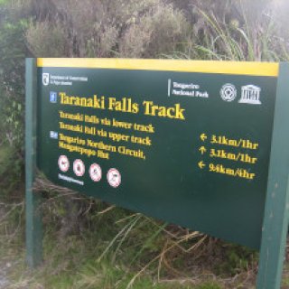 taranaki-falls-track-01