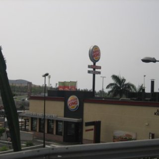 527